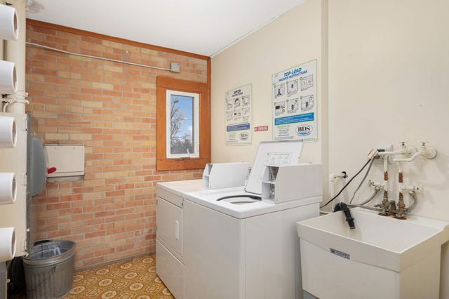 9143 Highway 55 301, Golden Valley, MN 55427