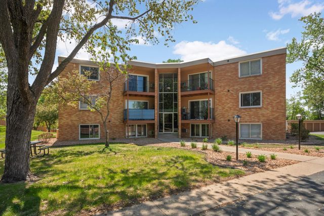 9143 Highway 55 301, Golden Valley, MN 55427