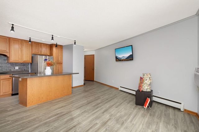 9143 Highway 55 301, Golden Valley, MN 55427