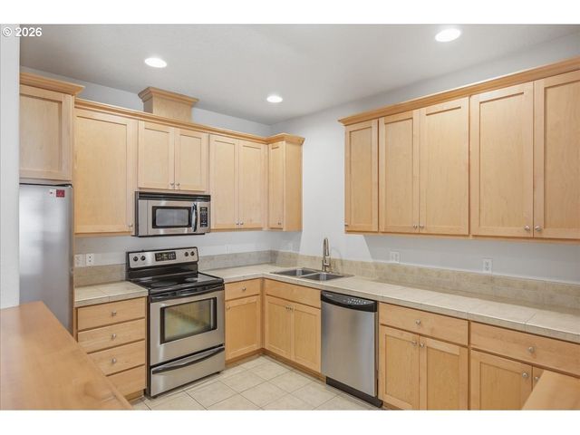 2025 ELM St 4A, Forest Grove, OR 97116