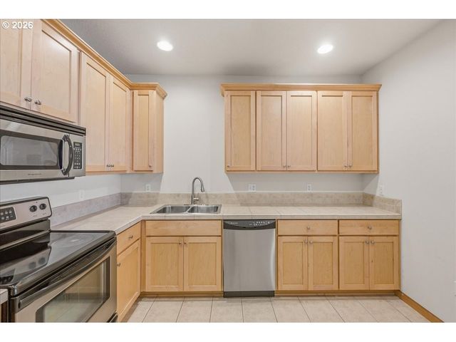 2025 ELM St 4A, Forest Grove, OR 97116