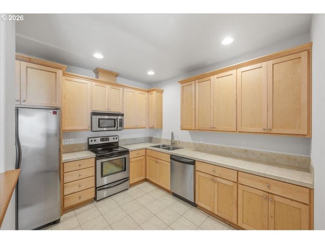 2025 ELM St 4A, Forest Grove, OR 97116