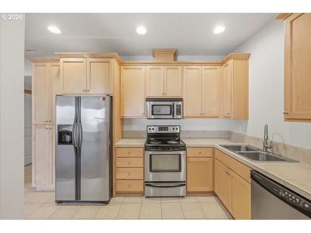 2025 ELM St 4A, Forest Grove, OR 97116