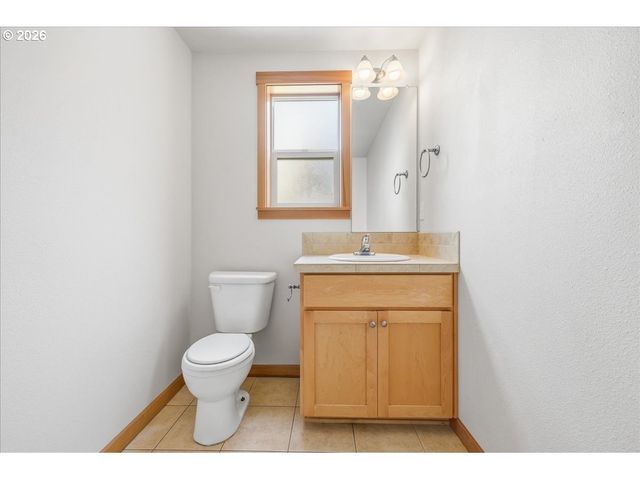 2025 ELM St 4A, Forest Grove, OR 97116