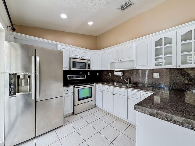 18153 SW 143rd Pl, Miami, FL 33177