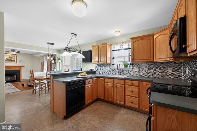 525 LANTERN WAY, Franklinville, NJ 08322