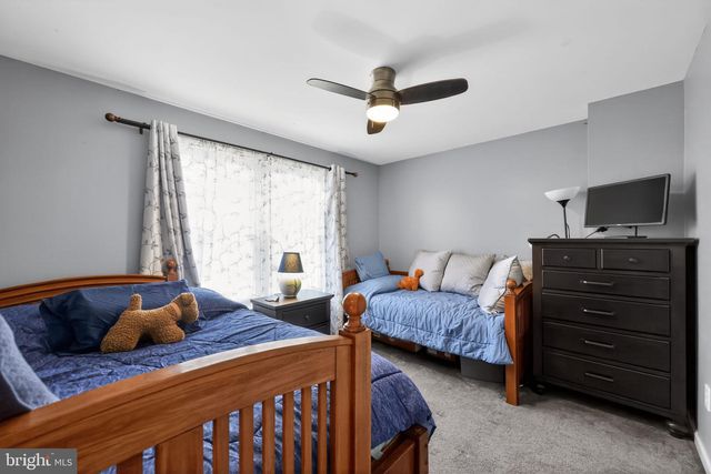 525 LANTERN WAY, Franklinville, NJ 08322