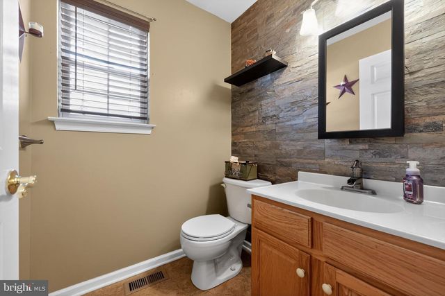 525 LANTERN WAY, Franklinville, NJ 08322