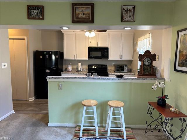 451 Chatterton DR, Virginia Beach, VA 23454