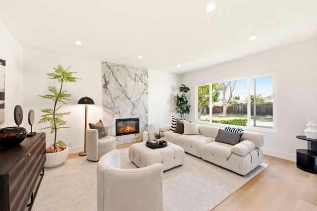 3076 Baronscourt Way, San Jose, CA 95132