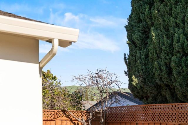 3076 Baronscourt Way, San Jose, CA 95132