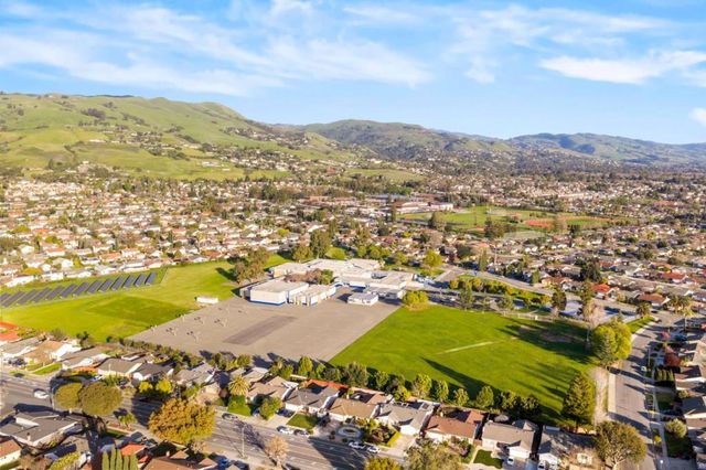 3076 Baronscourt Way, San Jose, CA 95132