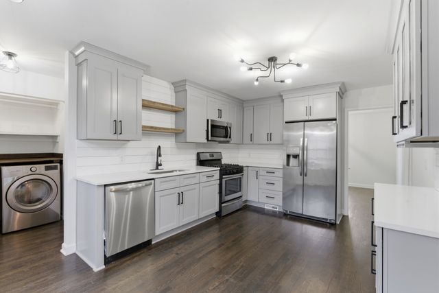 1004 Timber Ridge Ct, Kingston Springs, TN 37082