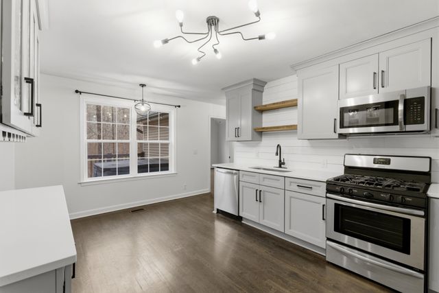 1004 Timber Ridge Ct, Kingston Springs, TN 37082