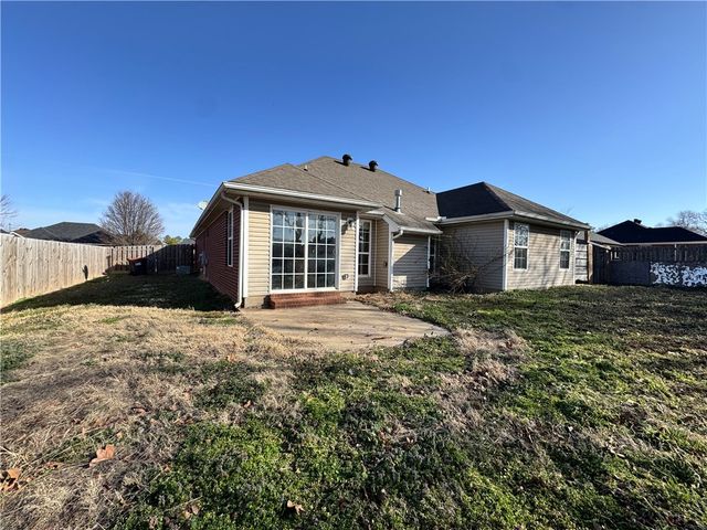 261 Carrington Avenue, Springdale, AR 72764