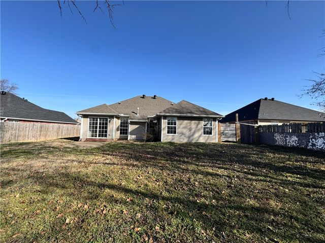 261 Carrington Avenue, Springdale, AR 72764