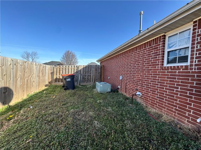 261 Carrington Avenue, Springdale, AR 72764