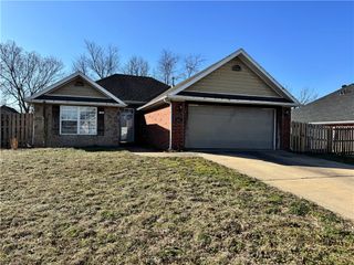 261 Carrington Avenue, Springdale, AR 72764