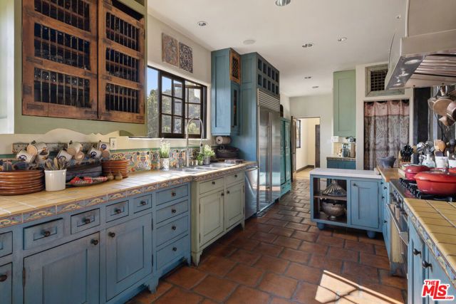 2801 Belden Drive, Los Angeles, CA 90068