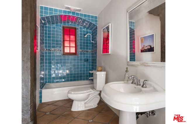 2801 Belden Drive, Los Angeles, CA 90068