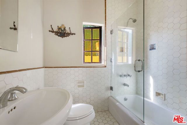 2801 Belden Drive, Los Angeles, CA 90068