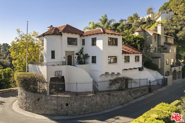 2801 Belden Drive, Los Angeles, CA 90068