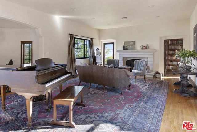 2801 Belden Drive, Los Angeles, CA 90068