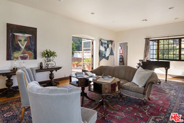 2801 Belden Drive, Los Angeles, CA 90068