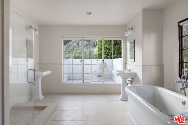 2801 Belden Drive, Los Angeles, CA 90068