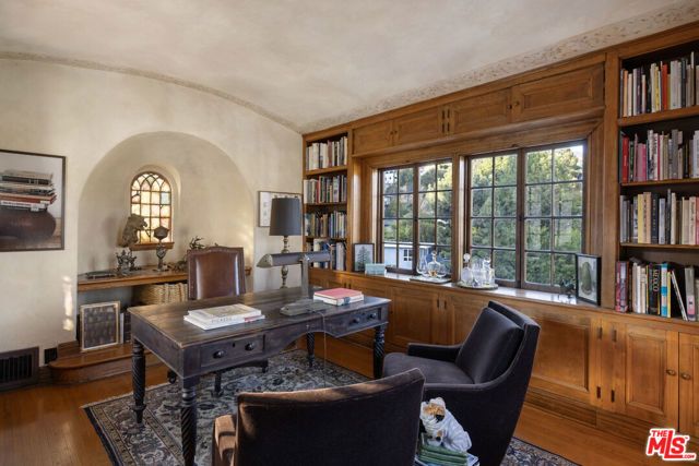 2801 Belden Drive, Los Angeles, CA 90068