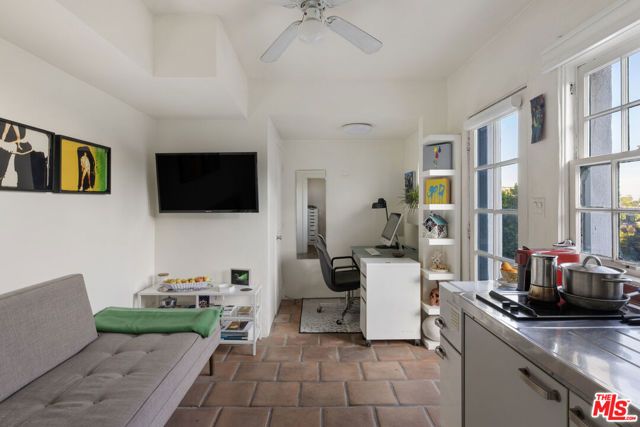 2801 Belden Drive, Los Angeles, CA 90068