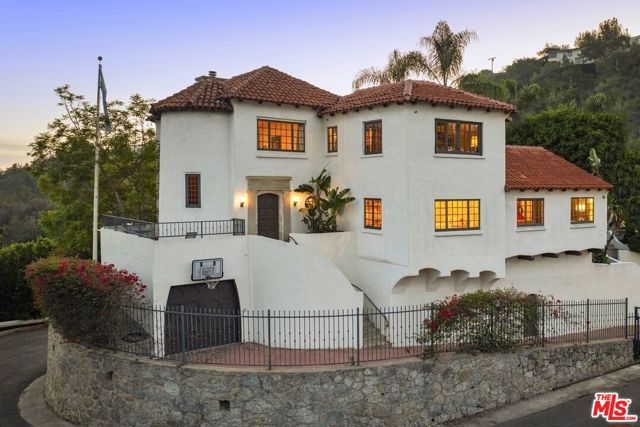 2801 Belden Drive, Los Angeles, CA 90068