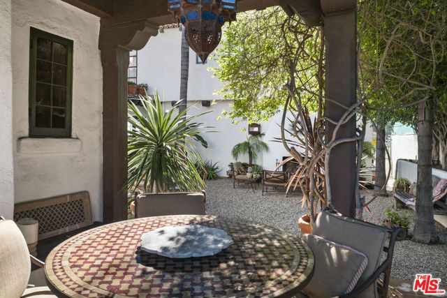 2801 Belden Drive, Los Angeles, CA 90068