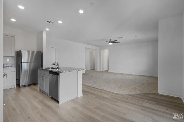 617 Elderberry Place, Shafter, CA 93263