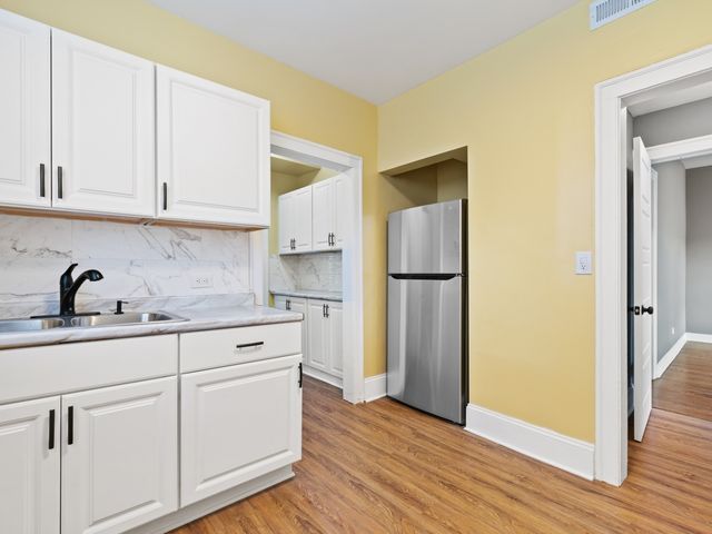 7649 S Yates Boulevard 3, Chicago, IL 60649