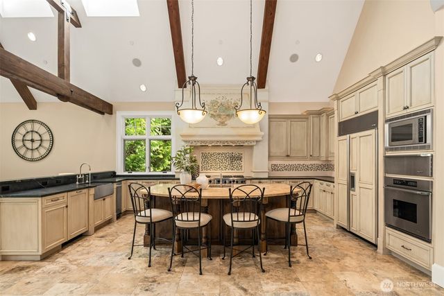 745 250th Lane NE, Sammamish, WA 98074