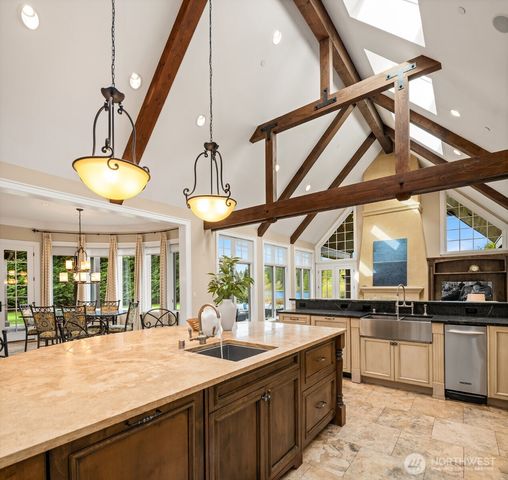 745 250th Lane NE, Sammamish, WA 98074
