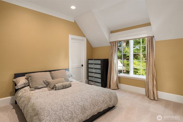 745 250th Lane NE, Sammamish, WA 98074
