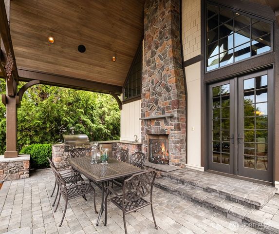 745 250th Lane NE, Sammamish, WA 98074