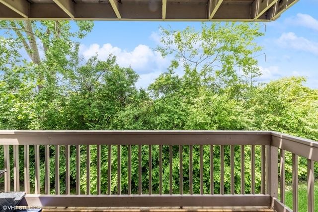224 W Court Of Shorewood 2A, Vernon Hills, IL 60061