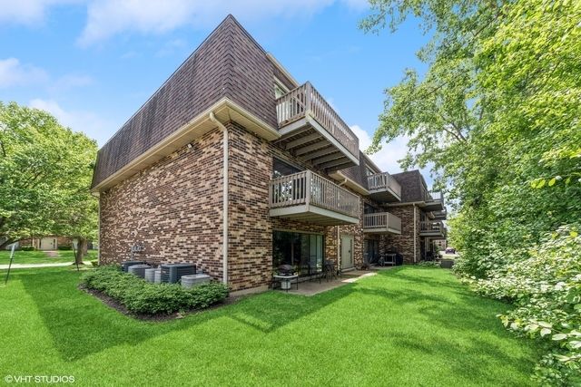 224 W Court Of Shorewood 2A, Vernon Hills, IL 60061
