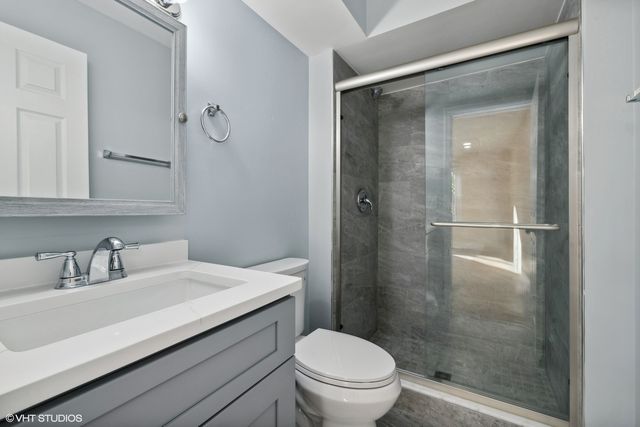 224 W Court Of Shorewood 2A, Vernon Hills, IL 60061