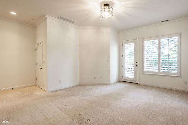 8124 Gwinnett Place, Indianapolis, IN 46250
