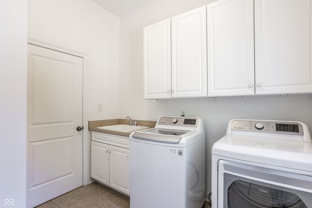 8124 Gwinnett Place, Indianapolis, IN 46250