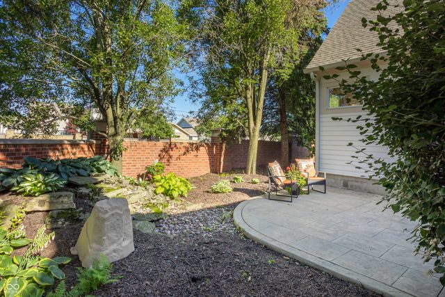 8124 Gwinnett Place, Indianapolis, IN 46250