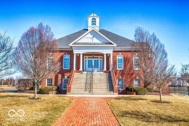 8124 Gwinnett Place, Indianapolis, IN 46250