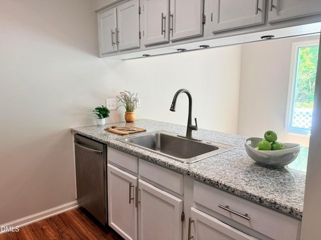 503 Gooseneck Drive B6, Cary, NC 27513
