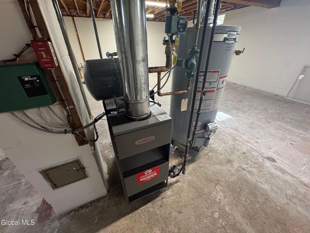 26 E Wiggand Drive, Bethlehem, NY 12077