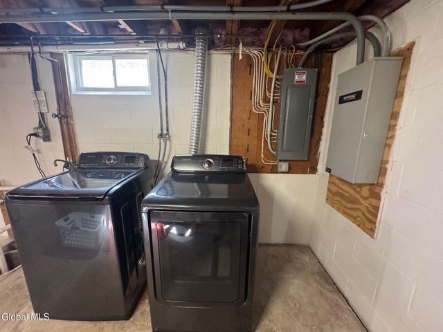 26 E Wiggand Drive, Bethlehem, NY 12077