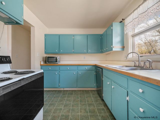 1719 SPRING CREEK RD, Laramie, WY 82070